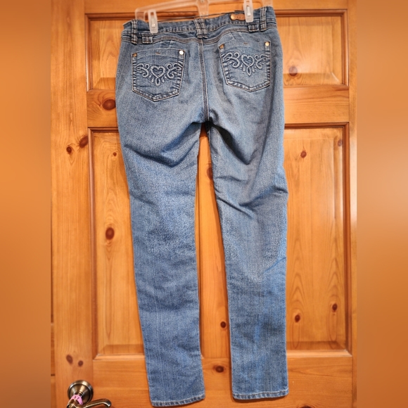 Izzi Embroidered Heart Jeans, Size 11 - Picture 7 of 10